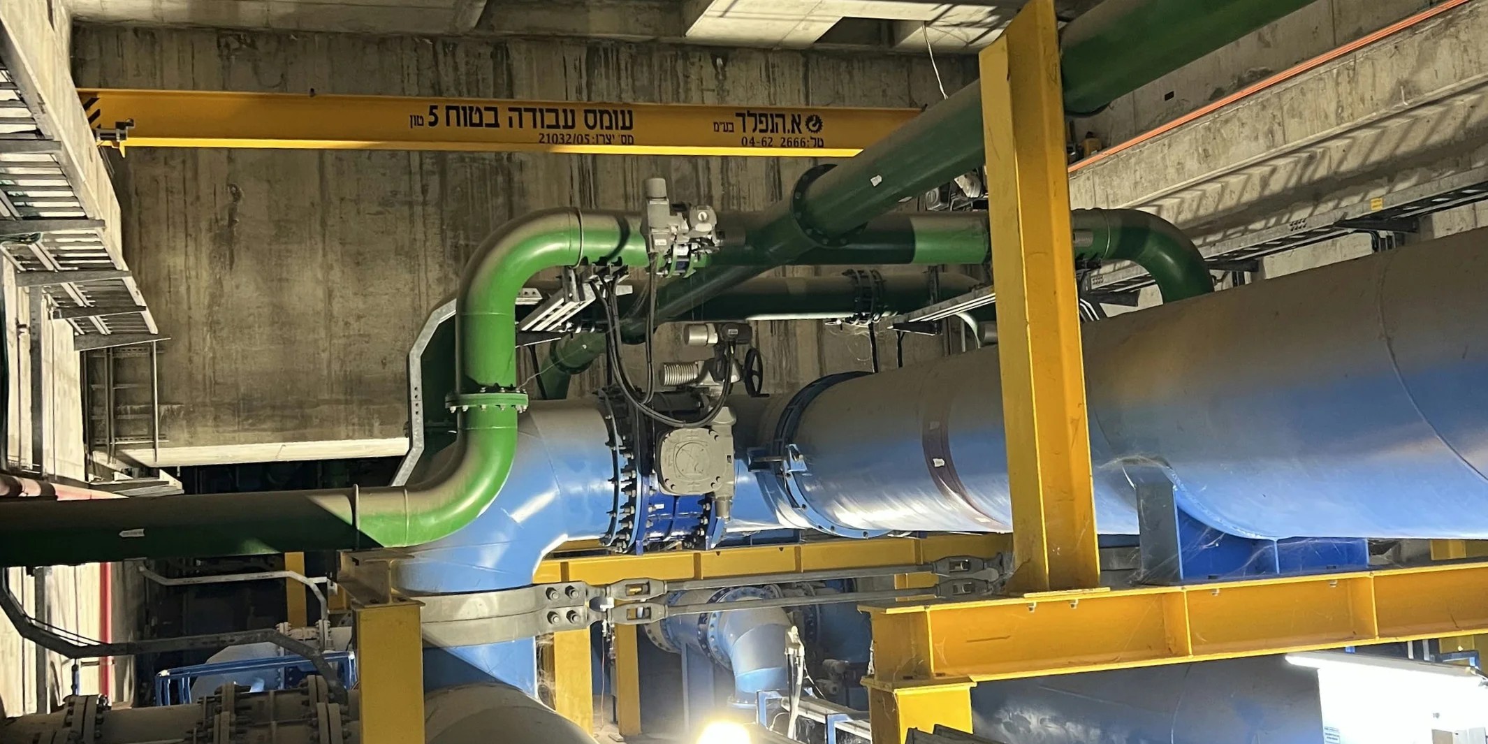 ארון חשמל תעשייתי עם חיווט מקצועי ומתג UPS