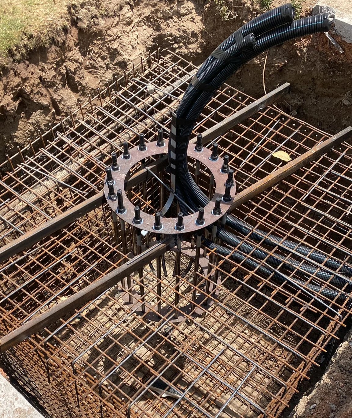 תשתיות וצנרת לעמוד תאורה