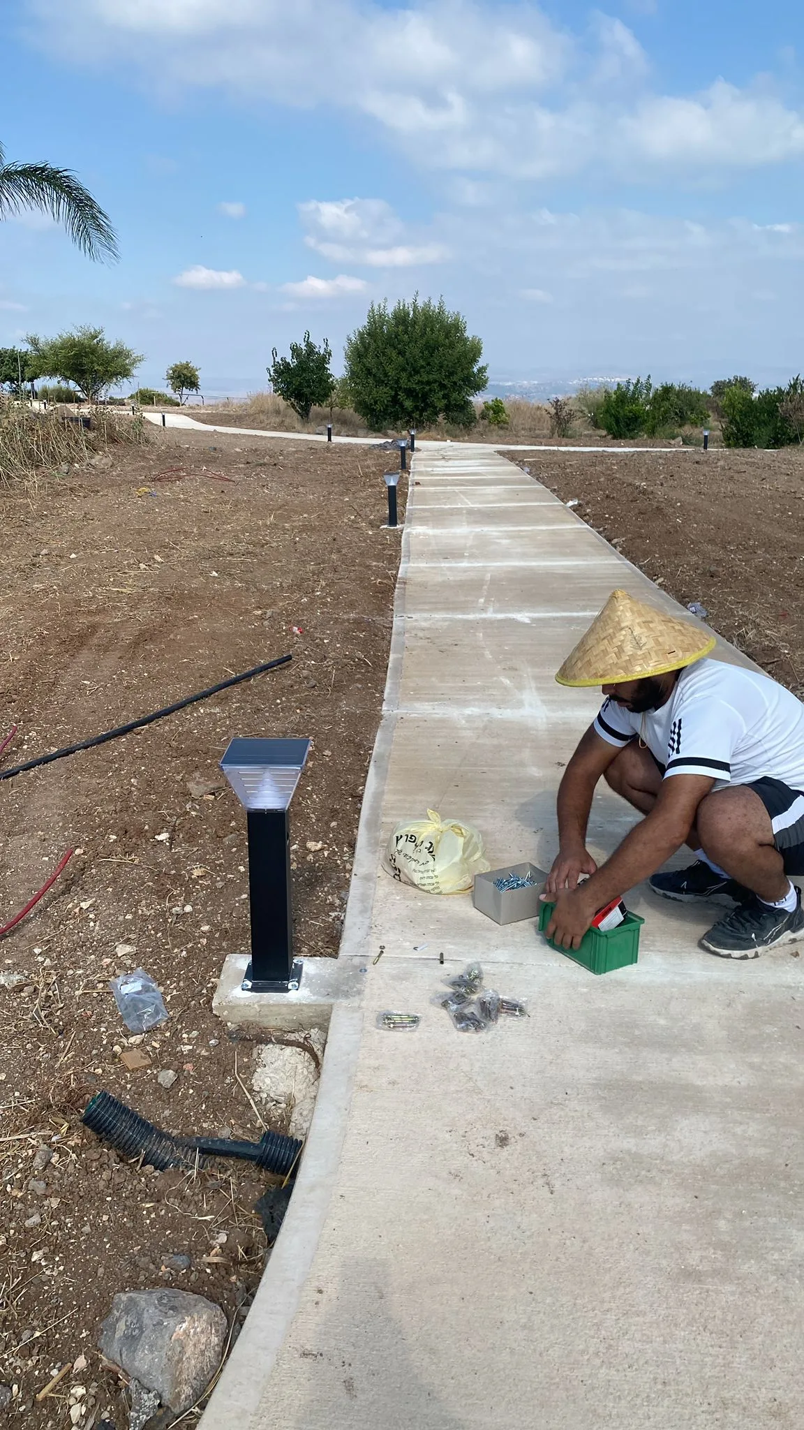 תאורה סולארית